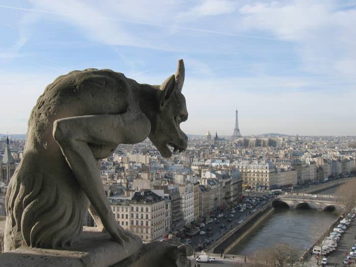 Gárgola de París, inspiración para la pareja de leones de mármol